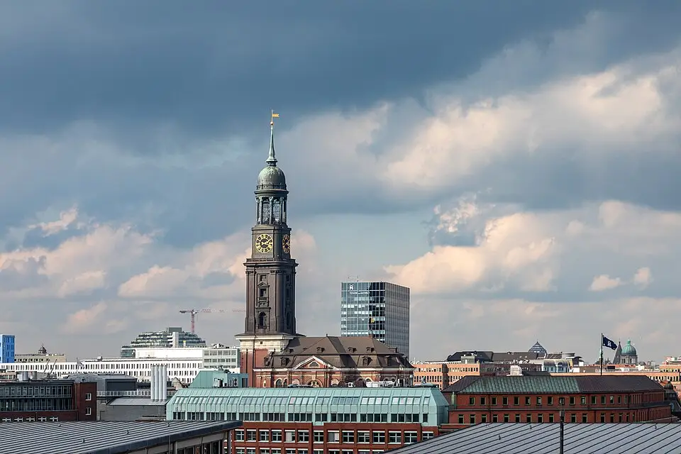 Authentischer Reisemoment in Hamburg – passend zu Kurzreise Hamburg mit dem Bus – Dauer & Komfort