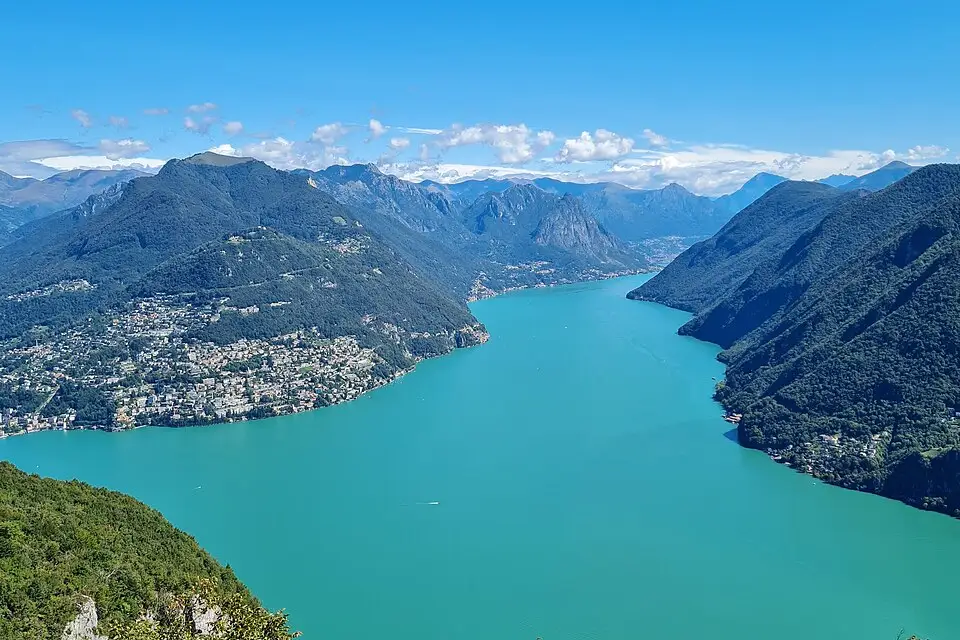 Stimmungsvolle Reiseansicht aus Tessin für Busreise Tessin übers Wochenende – Route & Leistungen