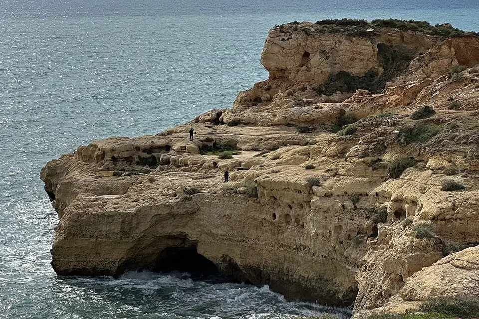 Stimmungsvolle Reiseansicht aus Algarve für Busreise Algarve mit Rollator – Reiseguide
