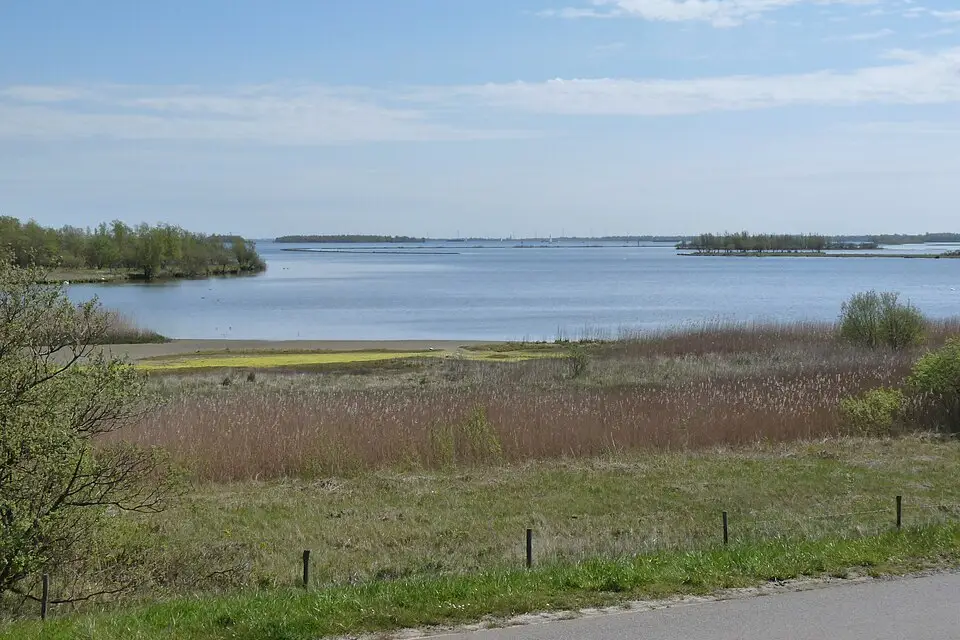 Stimmungsvolle Reiseansicht aus Zeeland für Busreise Zeeland ohne Nachtfahrt – Dauer & Komfort