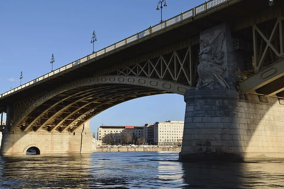 Authentischer Reisemoment in Budapest – passend zu Adventsreise Budapest mit dem Bus – ehrlich eingeordnet