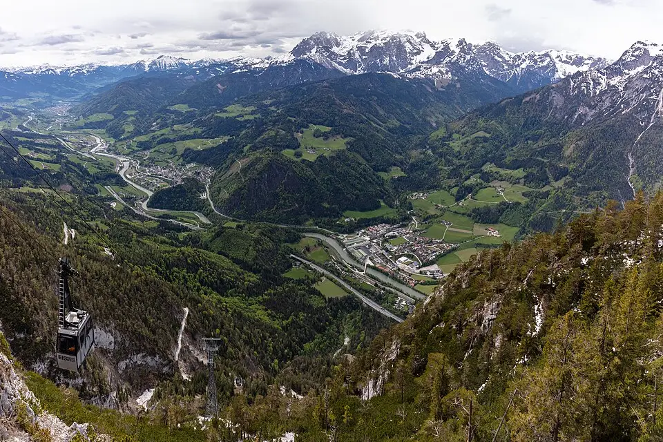 Stimmungsvolle Reiseansicht aus Salzburg für Busreise Salzburg mit Schifffahrt – Reiseguide