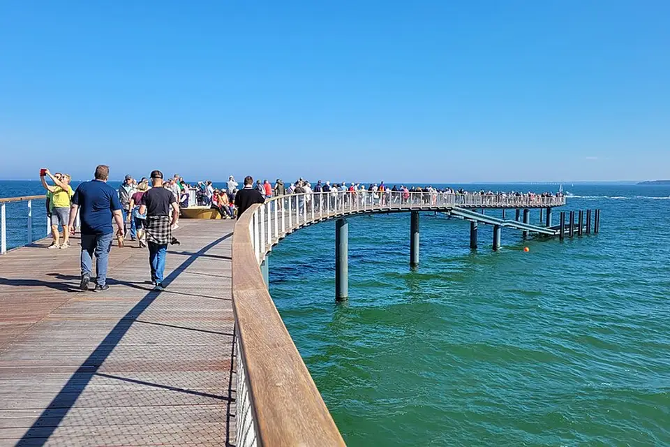 Authentischer Reisemoment in Ostsee – passend zu Silvesterreise Ostsee mit dem Bus – Tipps zur Auswahl