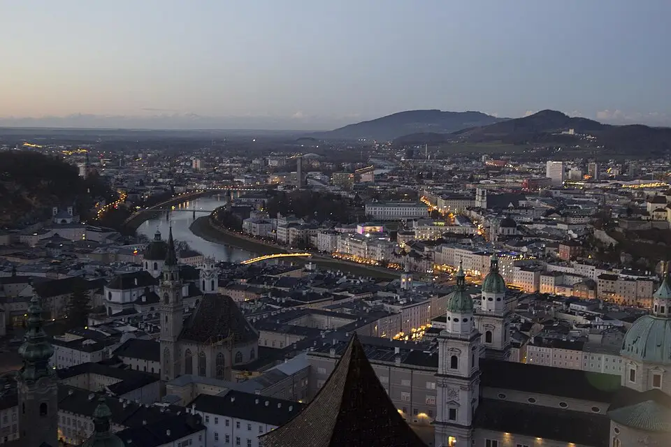 Stimmungsvolle Reiseansicht aus Salzburg für Busreise Salzburg – ehrlich eingeordnet