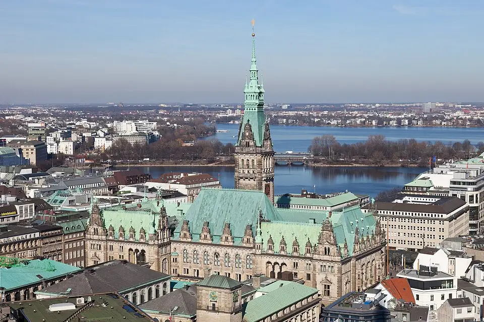 Landschaft und Sehenswürdigkeiten in Hamburg für Günstige Busreise Hamburg – Reisecheck