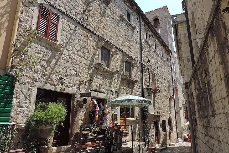 Landschaft und Sehenswürdigkeiten in Montenegro für Wellnessreise Montenegro mit dem Bus – Dauer & Komfort