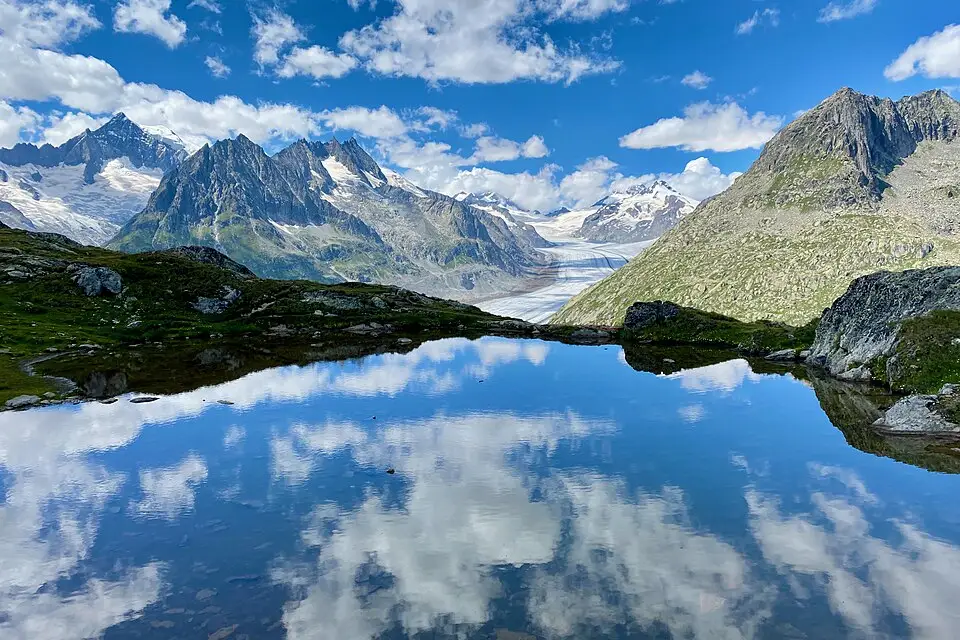 Stimmungsvolle Reiseansicht aus Wallis für Busreise Wallis übers Wochenende – Route & Leistungen