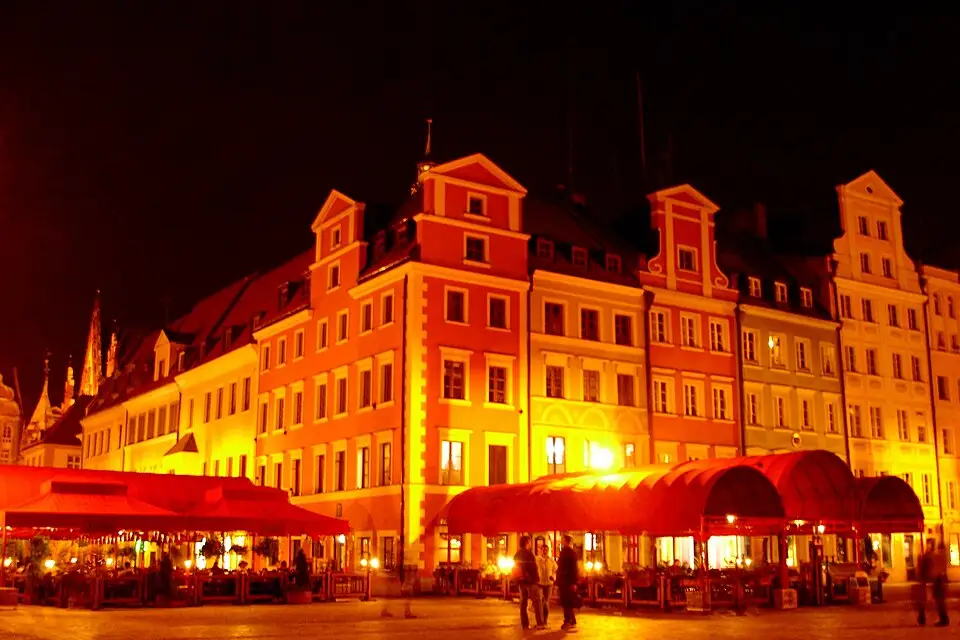 Authentischer Reisemoment in Breslau – passend zu Busreise Breslau für Senioren mit Haustürabholung – Reiseguide