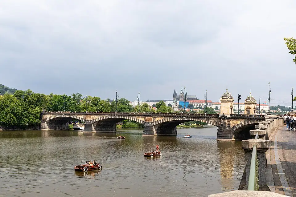 Authentischer Reisemoment in Prag – passend zu Busreise Prag 5 Tage – Tipps zur Auswahl