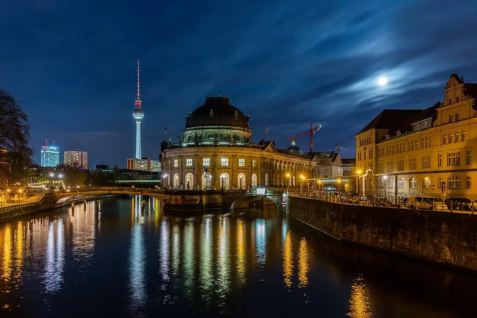 Landschaft und Sehenswürdigkeiten in Berlin für Beste Reisezeit für eine Busreise Berlin – Reisecheck