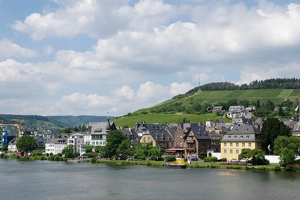 Landschaft und Sehenswürdigkeiten in Mosel für Busreise Mosel für Senioren mit Haustürabholung – Dauer & Komfort