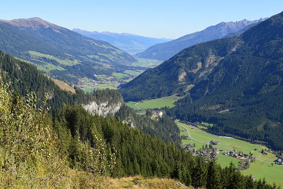 Authentischer Reisemoment in Zillertal – passend zu Silvesterreise Zillertal mit dem Bus – Dauer & Komfort