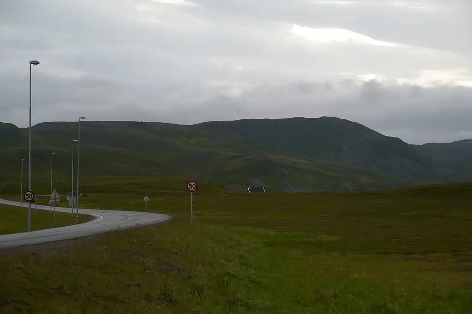 Landschaft und Sehenswürdigkeiten in Nordkap für Beste Reisezeit für eine Busreise Nordkap – ehrlich eingeordnet
