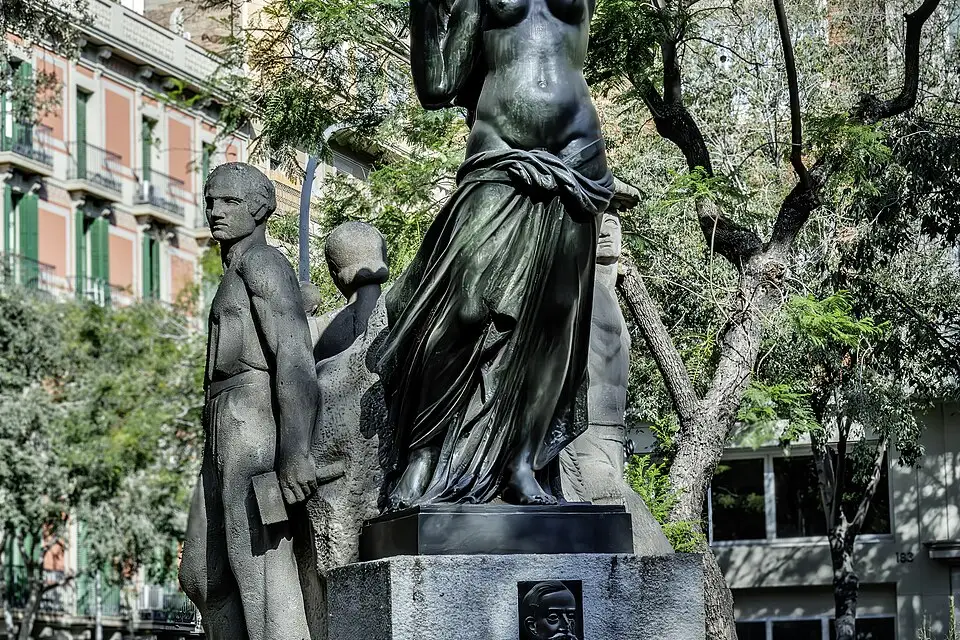 Landschaft und Sehenswürdigkeiten in Barcelona für Adventsreise Barcelona mit dem Bus – Reiseguide