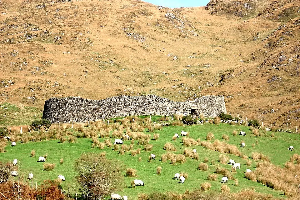 Stimmungsvolle Reiseansicht aus Irland für Kulturreise Irland mit dem Bus – Reiseguide