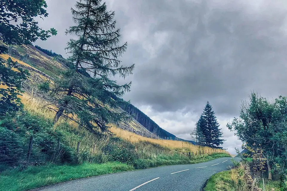 Authentischer Reisemoment in Schottland – passend zu Günstige Busreise Schottland – ehrlich eingeordnet