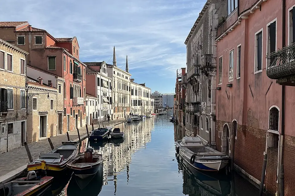 Stimmungsvolle Reiseansicht aus Venedig für Barrierearme Busreise Venedig – Dauer & Komfort