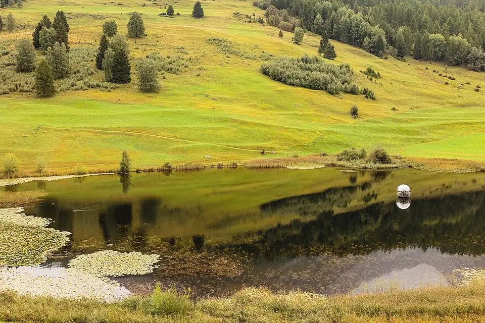 Stimmungsvolle Reiseansicht aus Engadin für Busreise Engadin mit Haustürabholung – Route & Leistungen