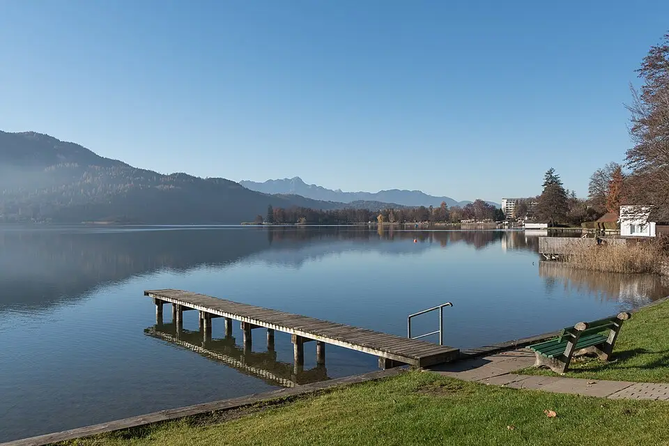 Stimmungsvolle Reiseansicht aus Kärnten für Busreise Kärnten im Herbst – Dauer & Komfort