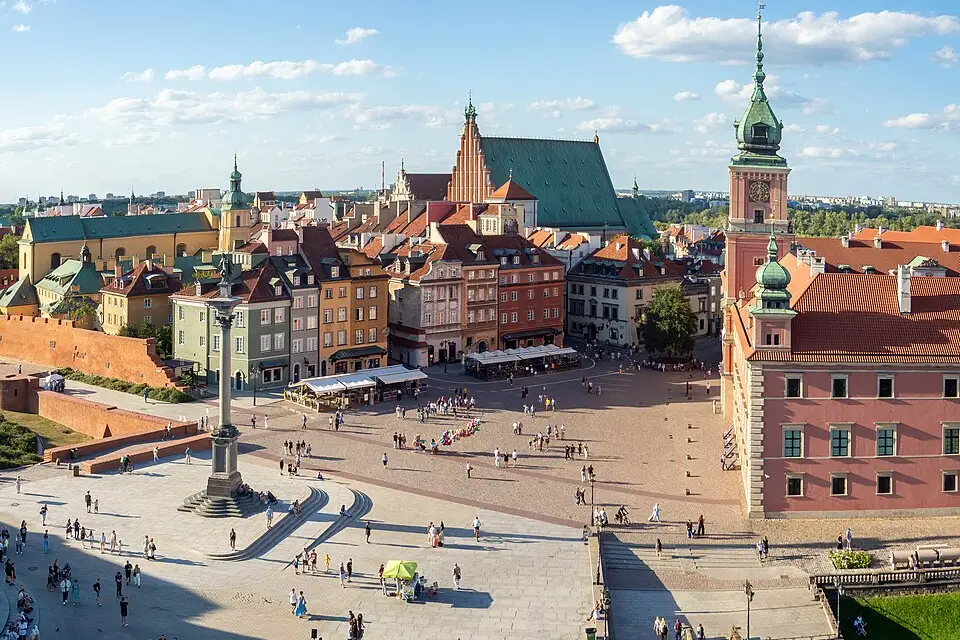Authentischer Reisemoment in Warschau – passend zu Adventsreise Warschau mit dem Bus – Tipps zur Auswahl