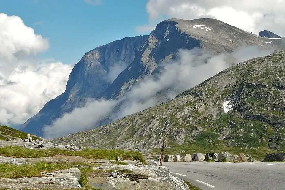 Landschaft und Sehenswürdigkeiten in Norwegische Fjorde für Silvesterreise Norwegische Fjorde mit dem Bus – Tipps zur Auswahl
