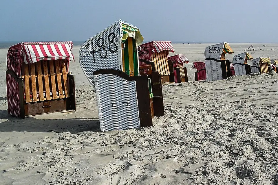 Stimmungsvolle Reiseansicht aus Nordsee für Weihnachtsreise Nordsee mit dem Bus – ehrlich eingeordnet