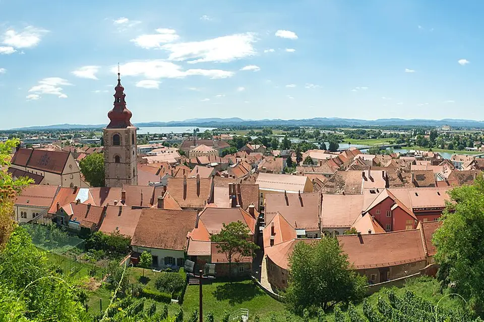 Stimmungsvolle Reiseansicht aus Slowenien für Rundreise Slowenien mit dem Bus – Route & Leistungen