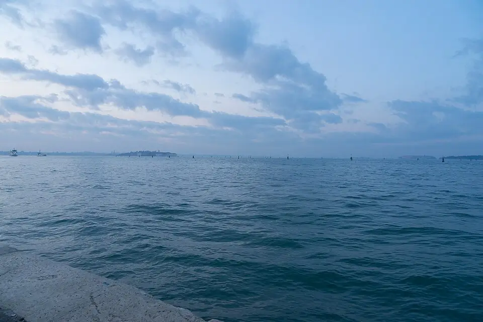 Stimmungsvolle Reiseansicht aus Venedig für Vereinsreise Venedig mit dem Bus – ehrlich eingeordnet