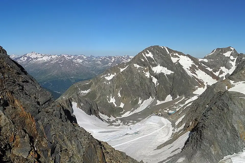 Stimmungsvolle Reiseansicht aus Tirol für Busreise Tirol mit viel Freizeit – Route & Leistungen