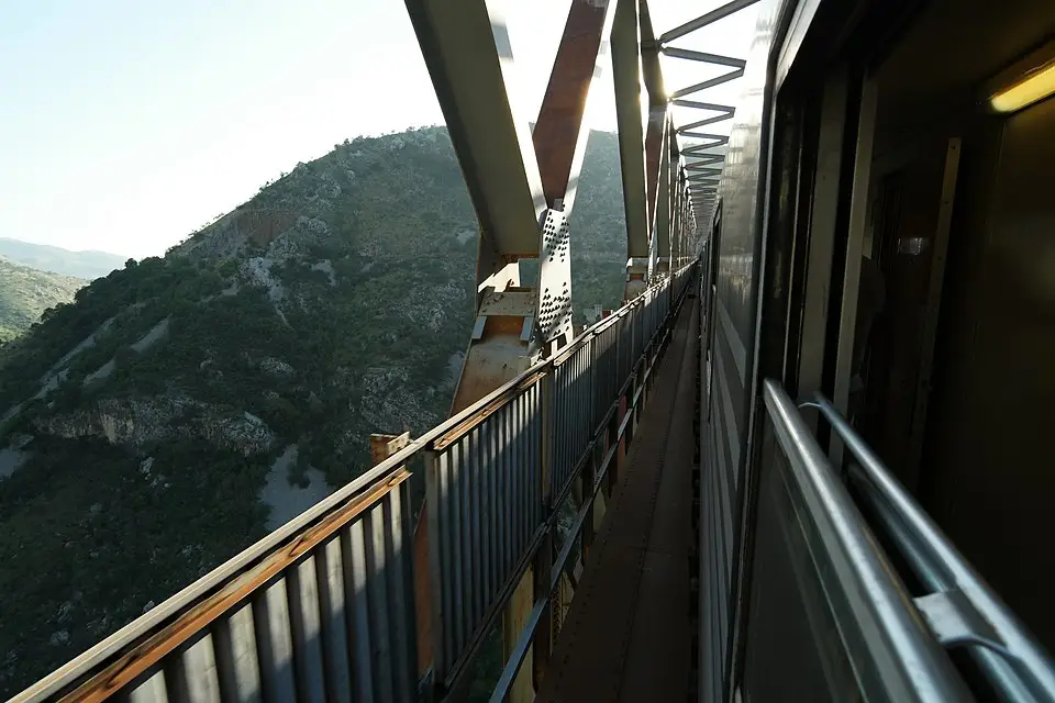 Stimmungsvolle Reiseansicht aus Montenegro für Busreise Montenegro ab Frankfurt – Reiseguide