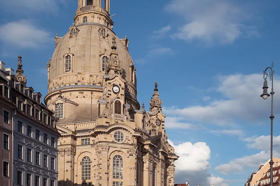 Landschaft und Sehenswürdigkeiten in Dresden für Adventsreise Dresden mit dem Bus – Reiseguide