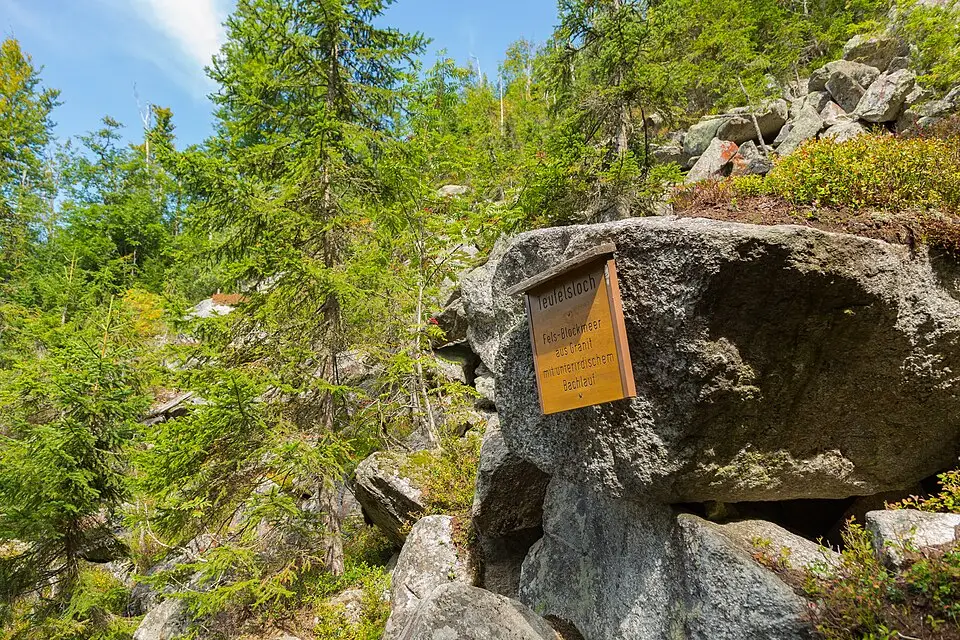 Stimmungsvolle Reiseansicht aus Bayerischen Wald für Busreise Bayerischer Wald – Reiseguide