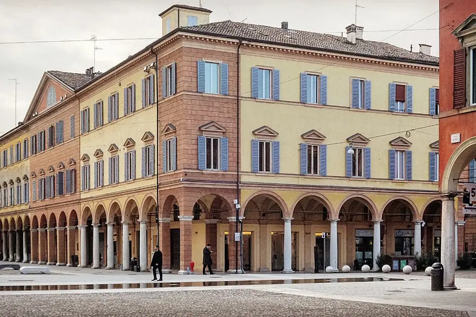 Landschaft und Sehenswürdigkeiten in Emilia Romagna für Busreise Emilia-Romagna 5 Tage – Reiseguide