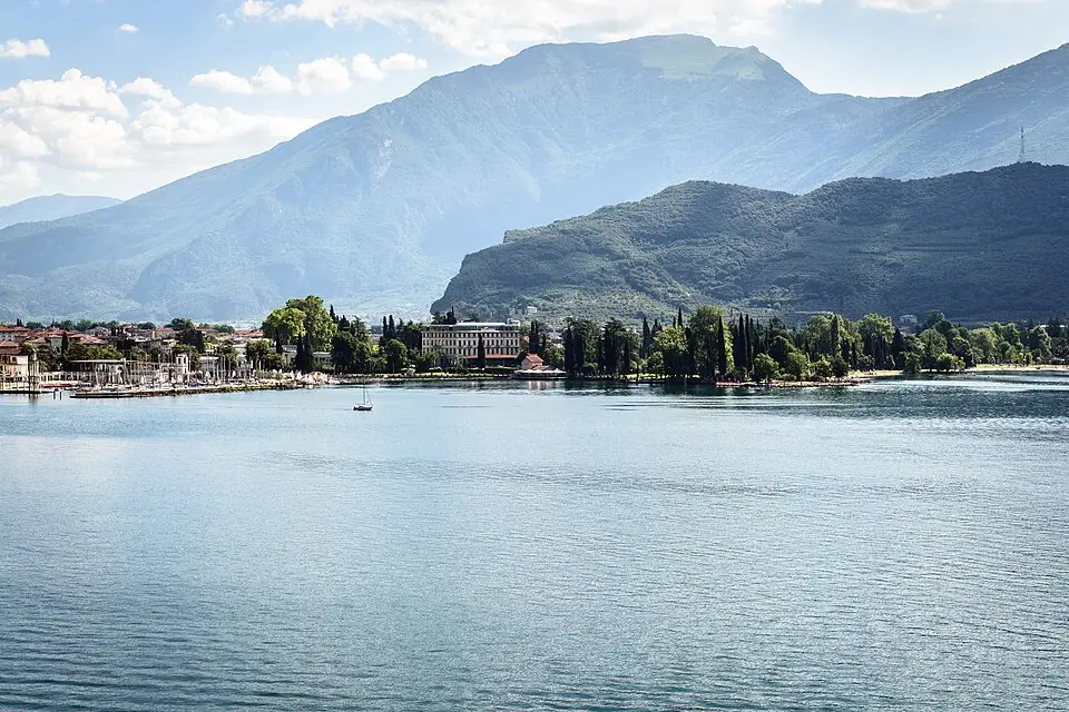 Landschaft und Sehenswürdigkeiten in Gardasee für Busreise Gardasee mit Rollator – ehrlich eingeordnet