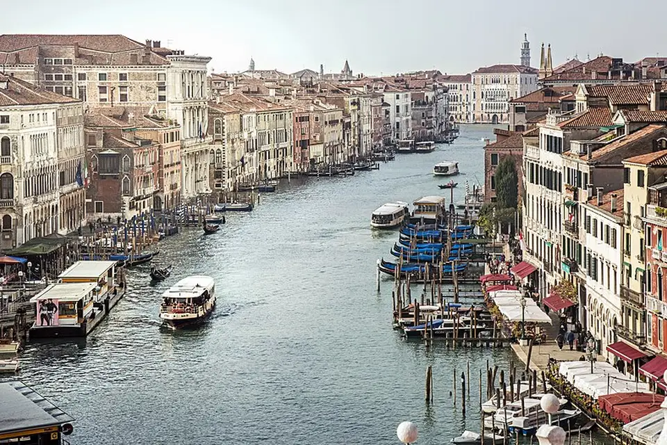 Stimmungsvolle Reiseansicht aus Venedig für Busreise Venedig mit wenig Gehstrecke – Route & Leistungen