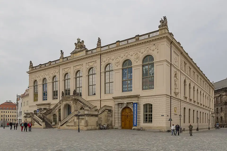 Landschaft und Sehenswürdigkeiten in Dresden für Busreise Dresden ab Hamburg – Reisecheck