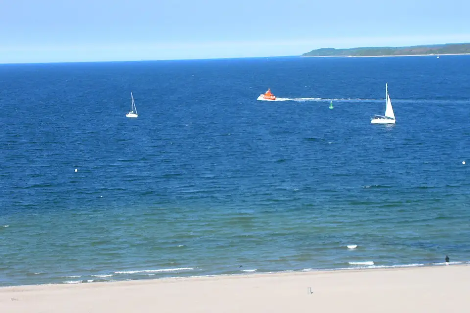 Authentischer Reisemoment in Ostsee – passend zu Busreise Ostsee mit Schifffahrt – Dauer & Komfort
