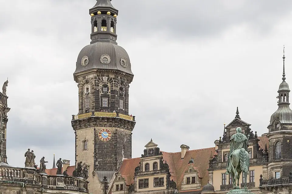 Landschaft und Sehenswürdigkeiten in Dresden für Busreise Dresden ab Stuttgart – Reiseguide