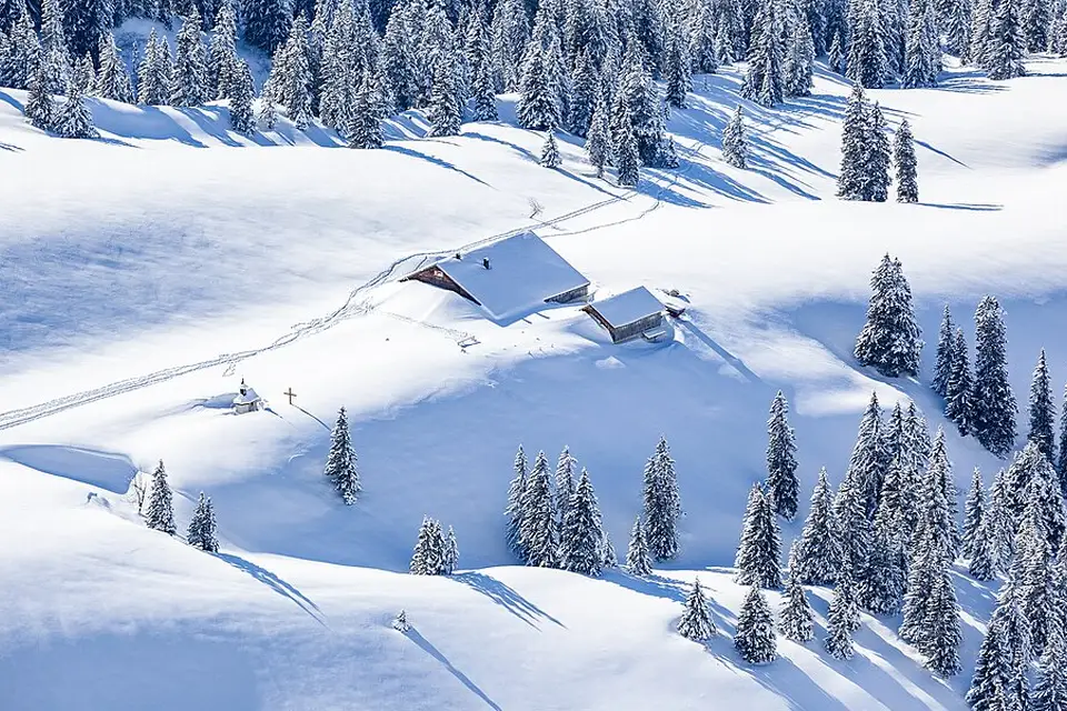 Stimmungsvolle Reiseansicht aus Vorarlberg für Günstige Busreise Vorarlberg – Reiseguide