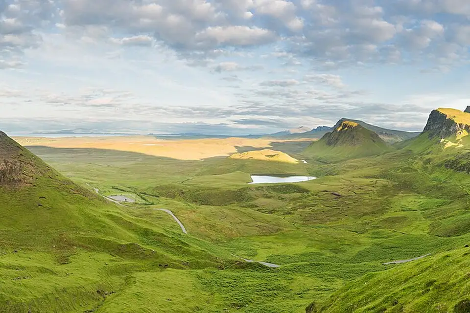 Stimmungsvolle Reiseansicht aus Schottland für Busreise Schottland mit Rollator – Tipps zur Auswahl