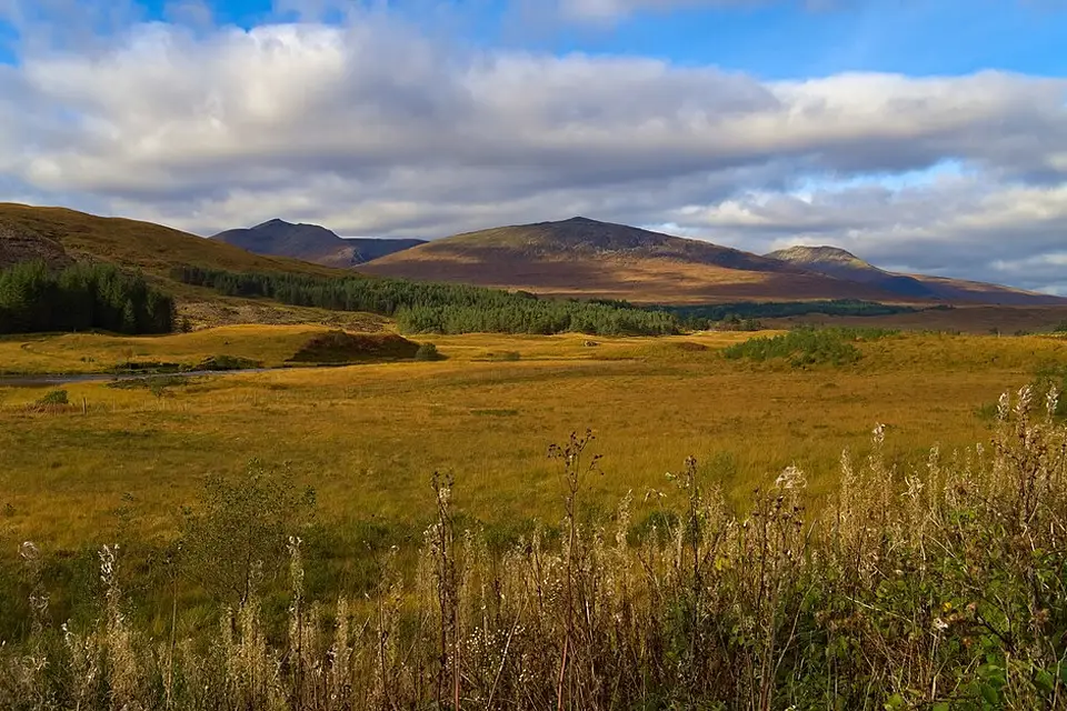Stimmungsvolle Reiseansicht aus Schottland für Busreise Schottland im Herbst – Route & Leistungen
