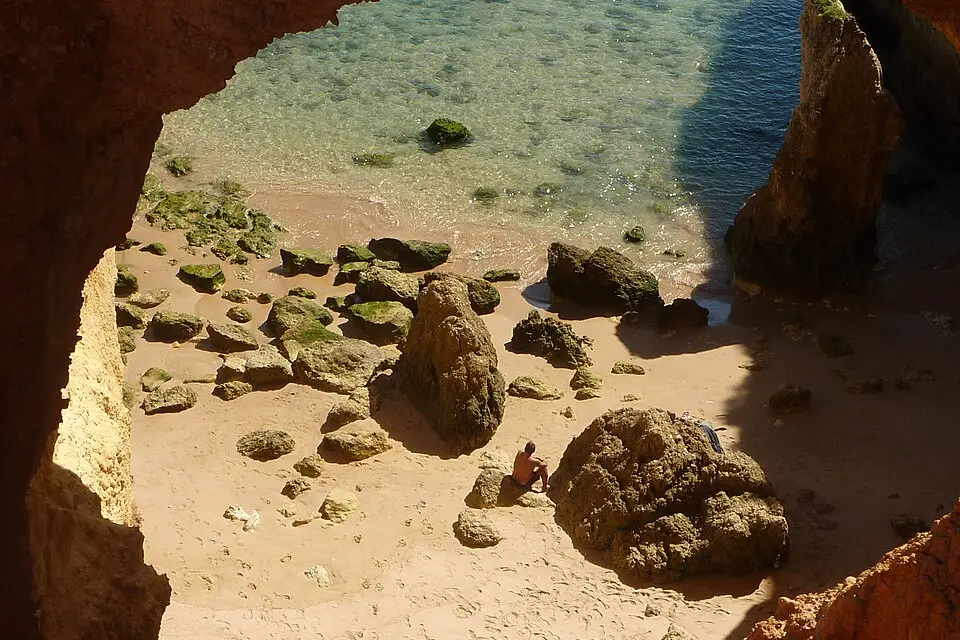 Stimmungsvolle Reiseansicht aus Algarve für Busreise Algarve mit 4-Sterne-Hotel – Tipps zur Auswahl