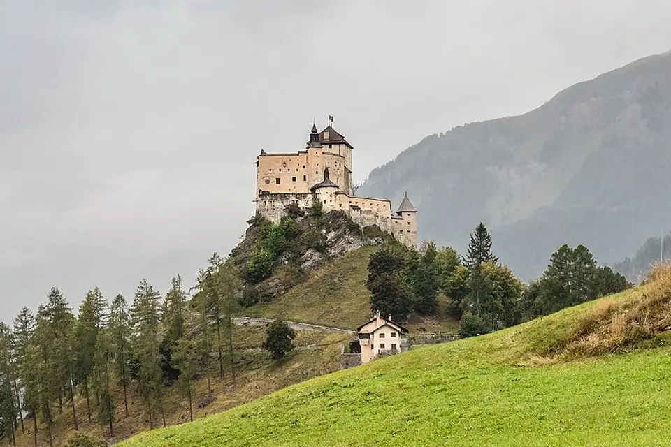 Authentischer Reisemoment in Engadin – passend zu Kulturreise Engadin mit dem Bus – Reisecheck