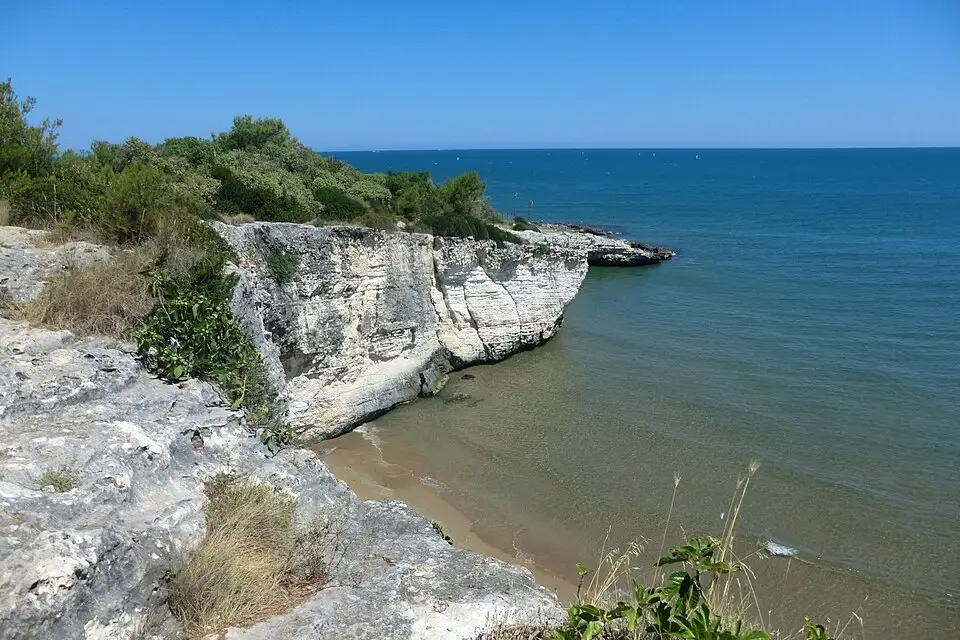Landschaft und Sehenswürdigkeiten in Apulien für Busreise Apulien im Sommer – Dauer & Komfort