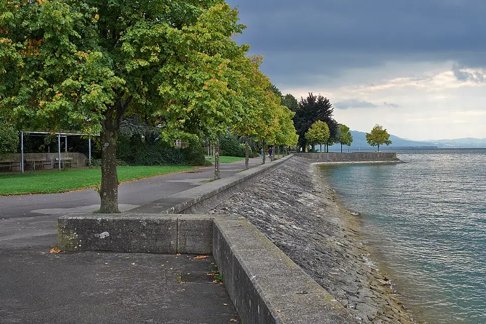 Stimmungsvolle Reiseansicht aus Bodensee für Silvesterreise Bodensee mit dem Bus – Dauer & Komfort