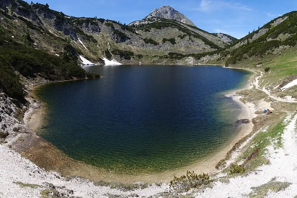Stimmungsvolle Reiseansicht aus Salzkammergut für Kurzreise Salzkammergut mit dem Bus – Reisecheck