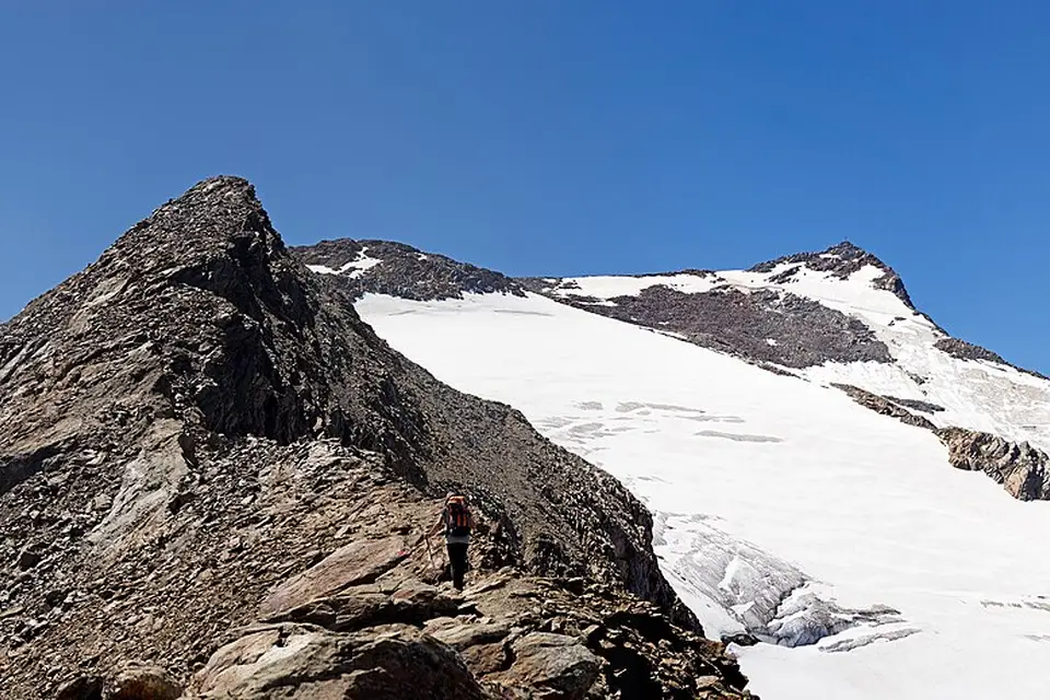Authentischer Reisemoment in Tirol – passend zu Busreise Tirol mit wenig Gehstrecke – ehrlich eingeordnet