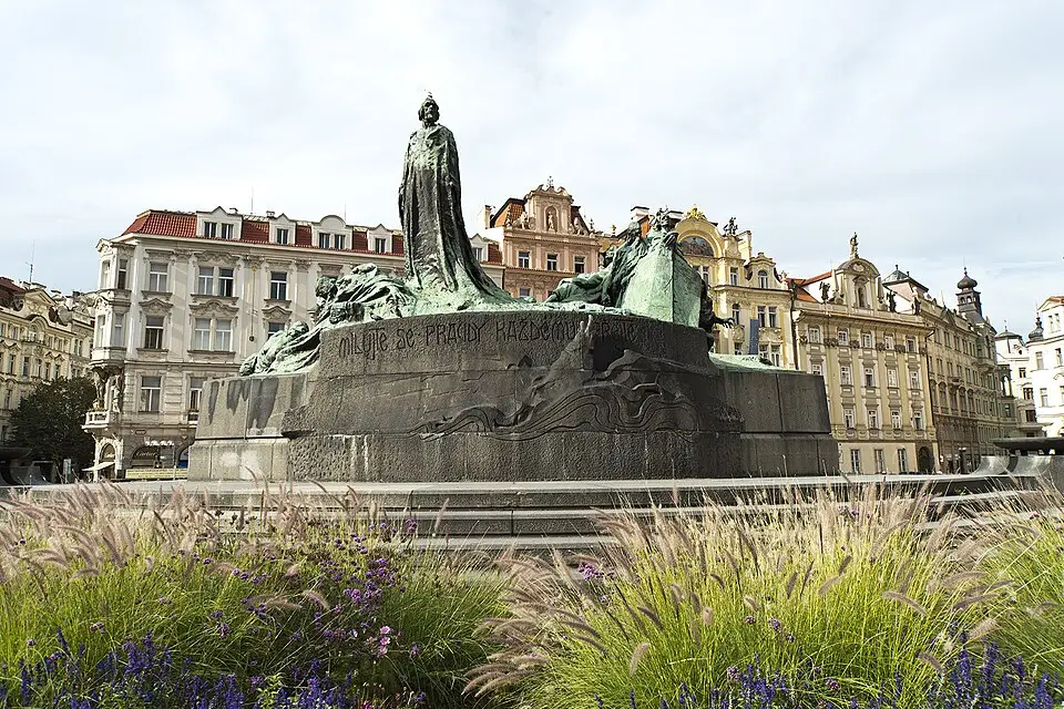 Authentischer Reisemoment in Prag – passend zu Busreise Prag im Winter – Route & Leistungen
