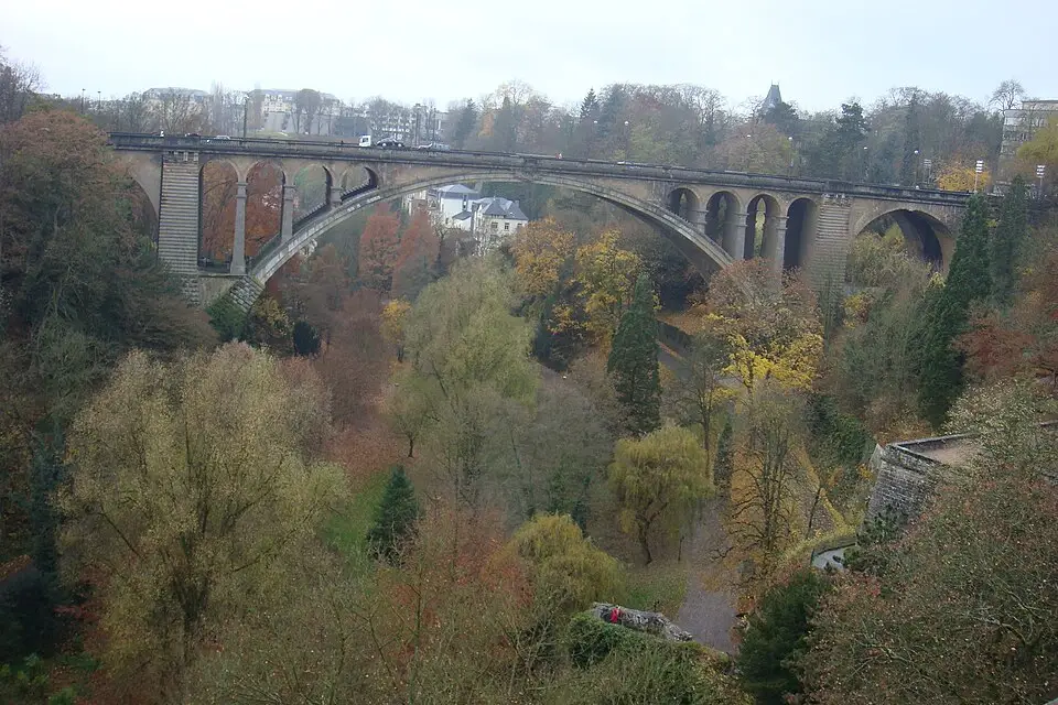 Authentischer Reisemoment in Luxemburg – passend zu Vereinsreise Luxemburg mit dem Bus – Tipps zur Auswahl