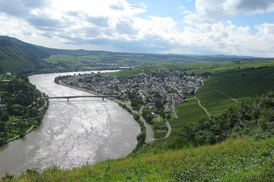 Landschaft und Sehenswürdigkeiten in Mosel für Adventsreise Mosel mit dem Bus – ehrlich eingeordnet